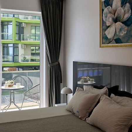 Maya Apartment- Spa N Pools Beach Resort Mamaia Extérieur photo
