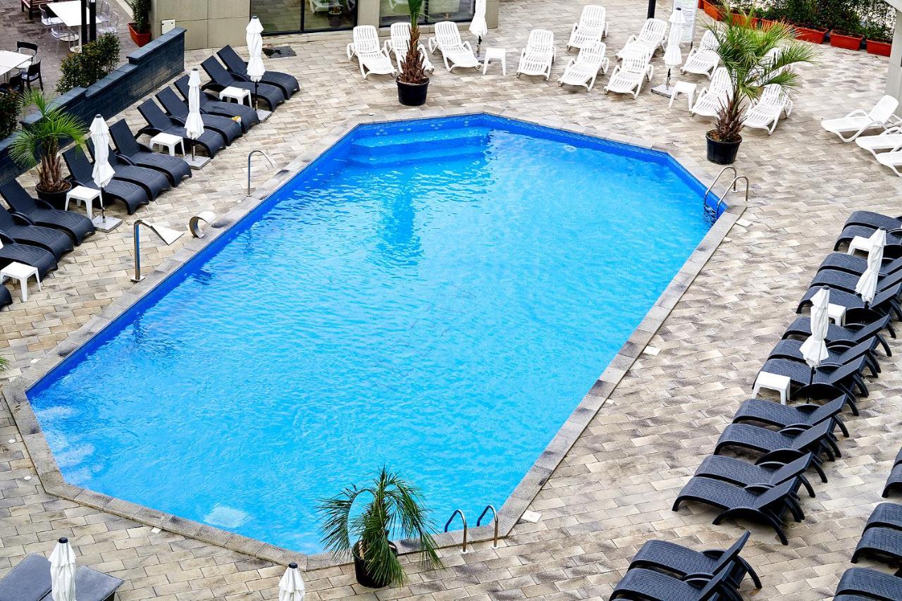 Maya Apartment- Spa N Pools Beach Resort Mamaia Extérieur photo