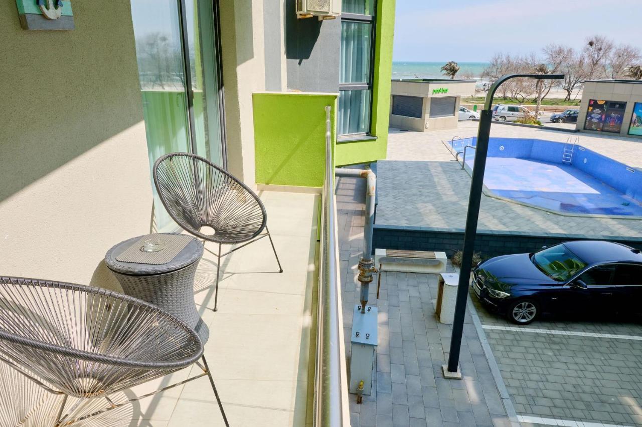 Maya Apartment- Spa N Pools Beach Resort Mamaia Extérieur photo