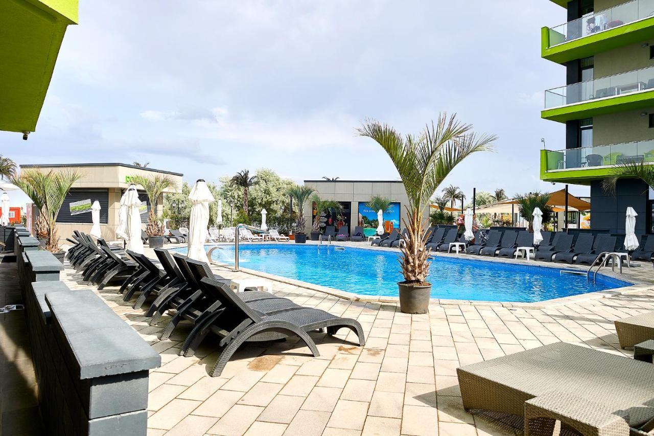 Maya Apartment- Spa N Pools Beach Resort Mamaia Extérieur photo