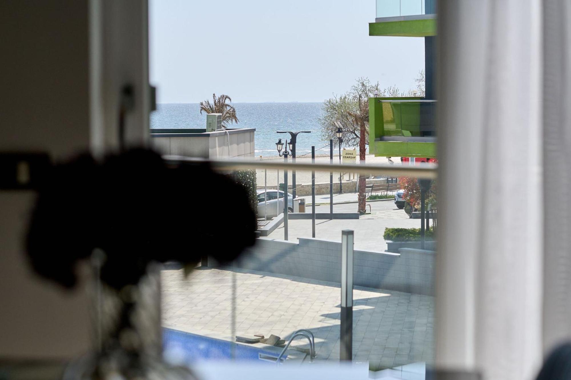 Maya Apartment- Spa N Pools Beach Resort Mamaia Extérieur photo