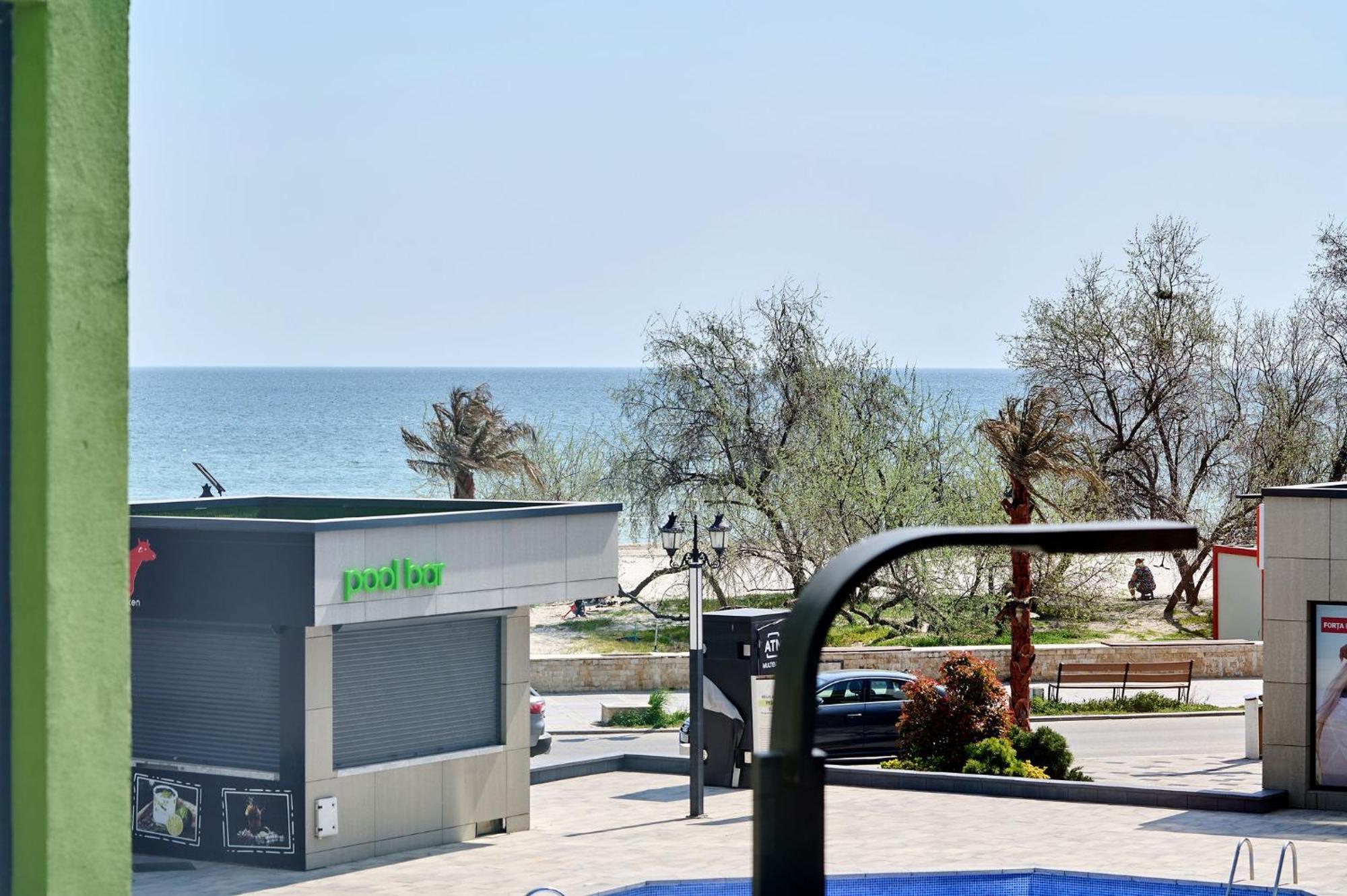 Maya Apartment- Spa N Pools Beach Resort Mamaia Extérieur photo